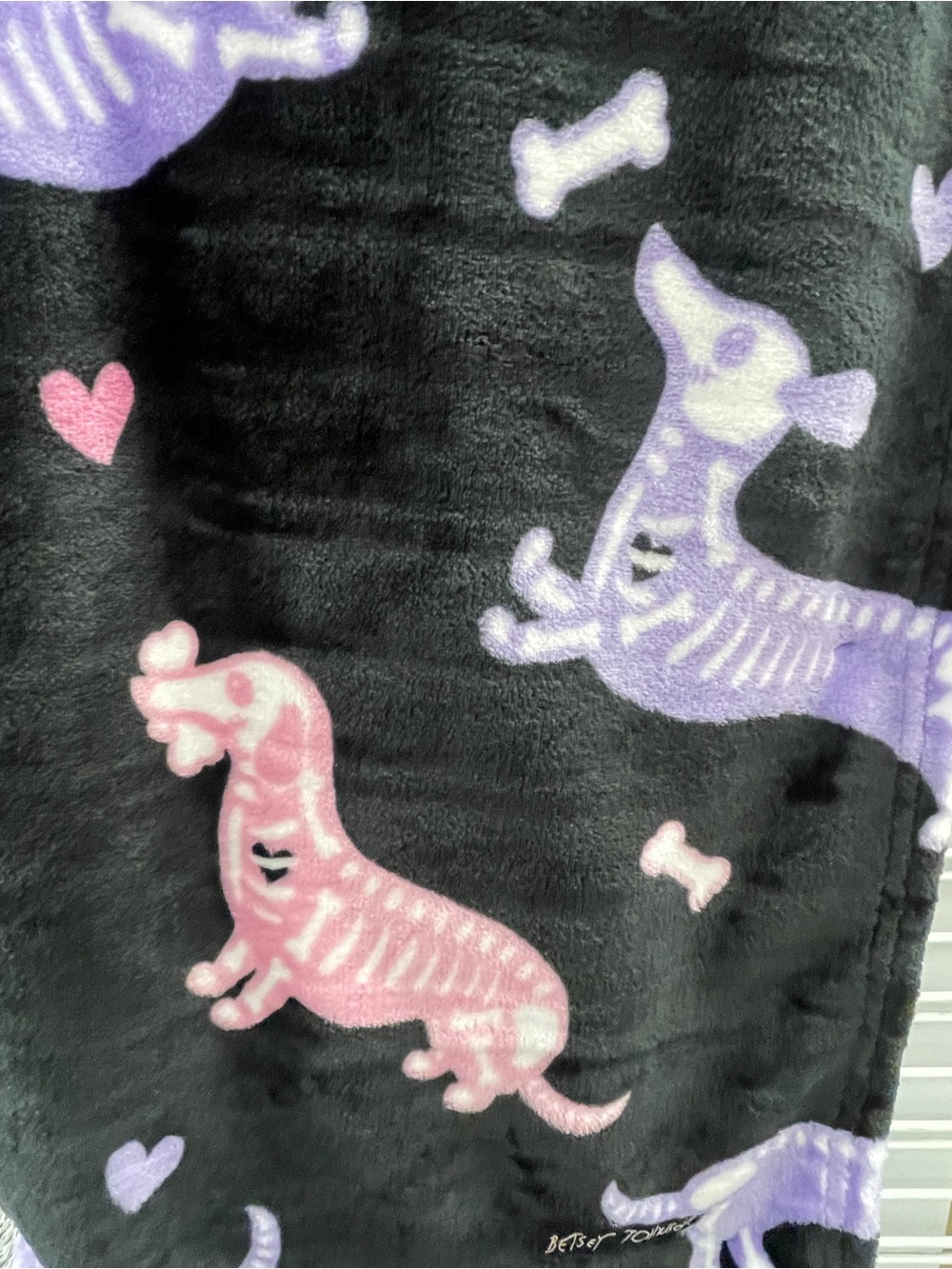 Betsey Johnson Halloween Dachshunds in Skeleton Costumes Plush Throw Blanket NWT